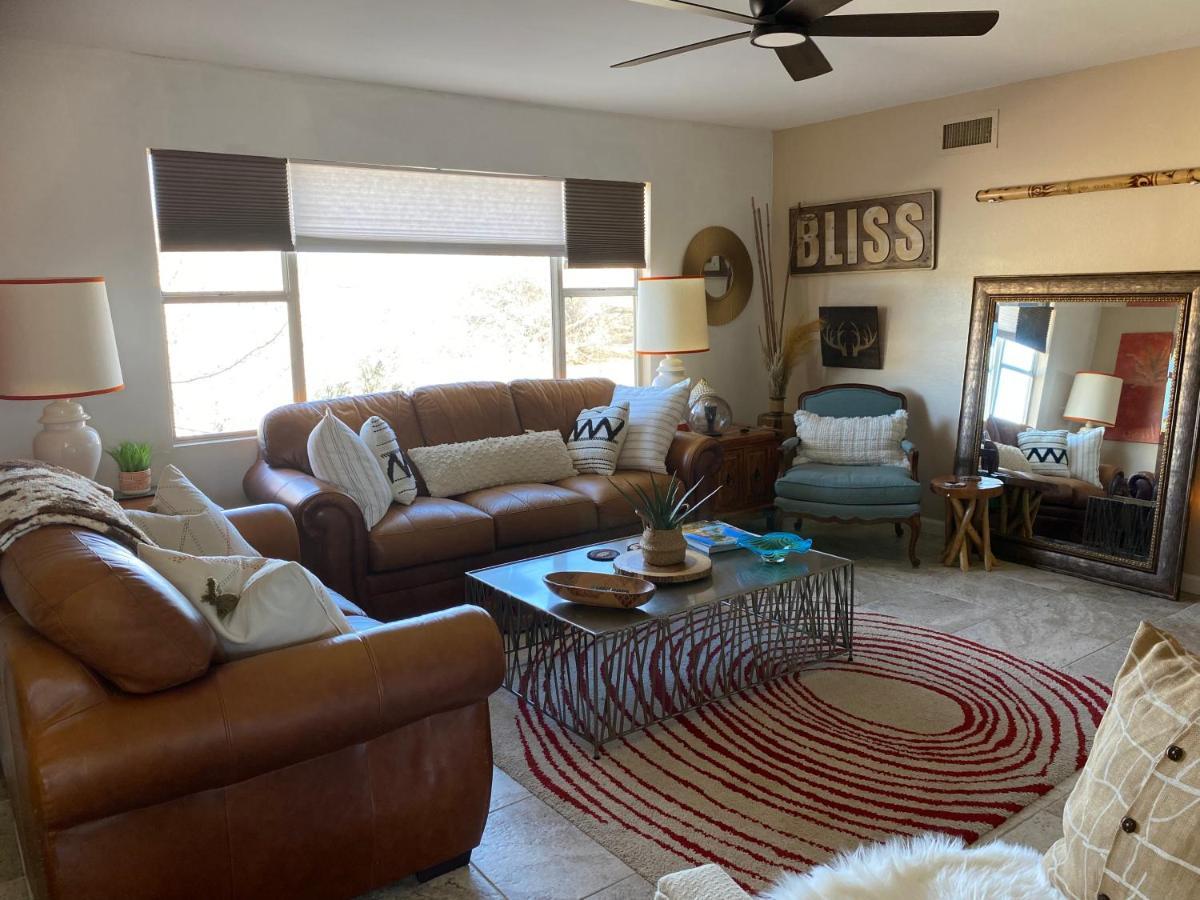 Desert Oasis - Joshua Tree Peaceful Retreat Home 야카밸리 외부 사진