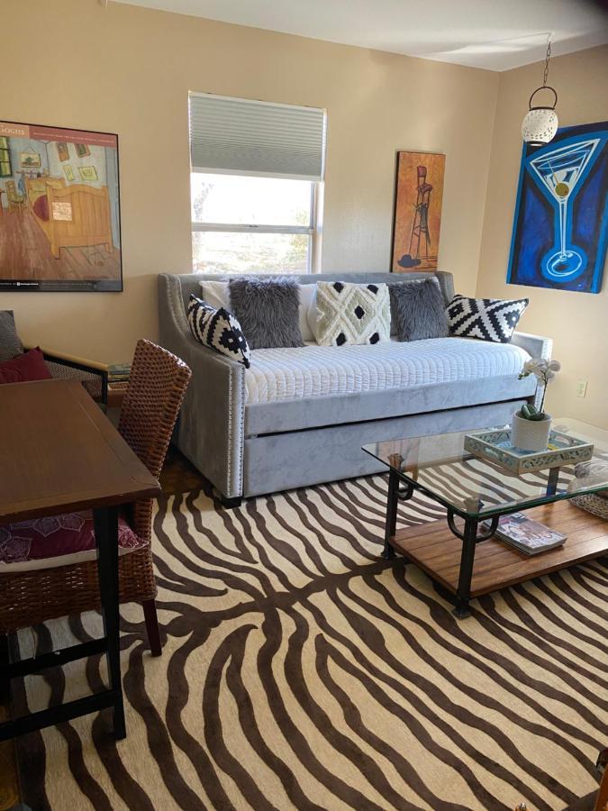 Desert Oasis - Joshua Tree Peaceful Retreat Home 야카밸리 외부 사진